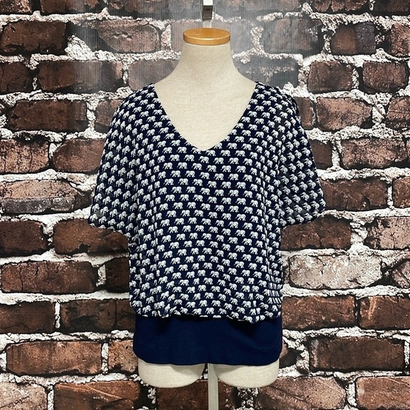 CABI Blouse Women's Small Blue Elephant Print Parade Top Short Sleeve Style 5345 - Picture 5 of 14